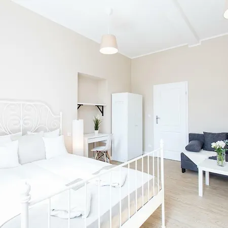 Hostel Riviera *